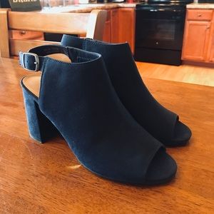 Peep toe chunky heeled ankle booties Navy Size 8.5
